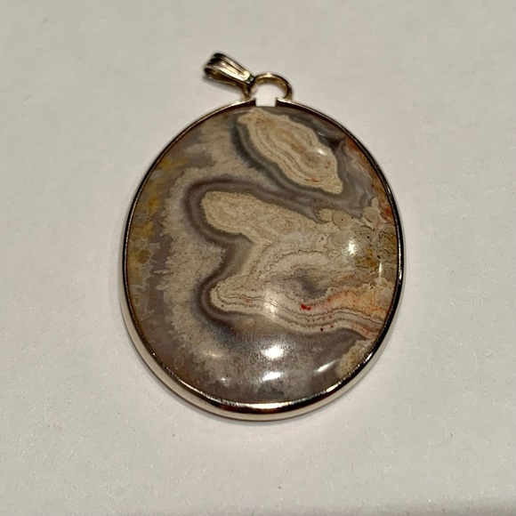 Vintage Laguna Lace Banded Agate Oval Pendant in 12K White Gold 44mm - Picture 6 of 8